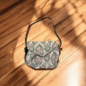 Floral Patterned Tapestry Shoulder Bag